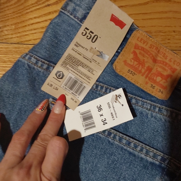 BNWT LEVIS RELAXED 550 JEANS SIZE 36 X 34 - Picture 2 of 5